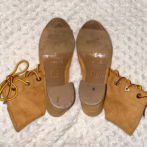 Block Heels - Picture 2 of 2